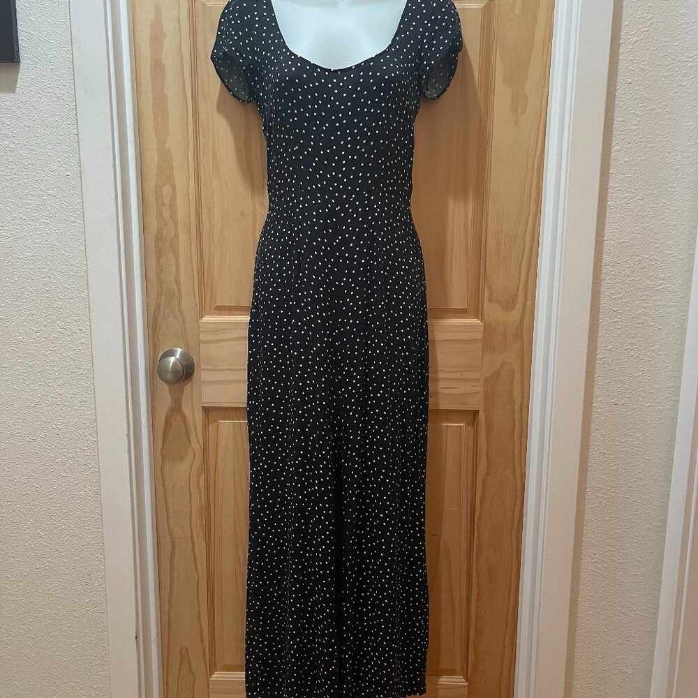 Reformation jumpsuit sz 6 fits like a sz 4